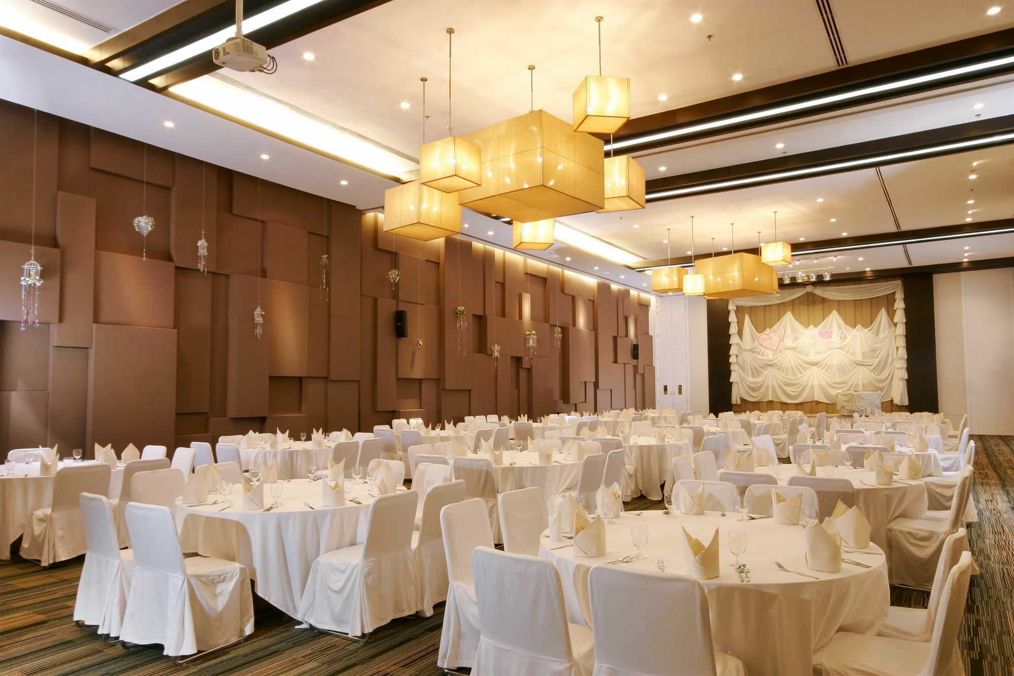 Kameo Grand Hotel & Serviced Apartment, Rayong Exterior foto